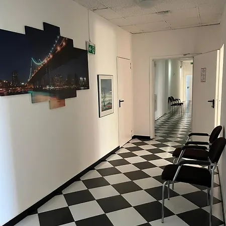 Art Rock Airport Hotell *