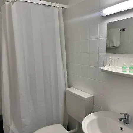 Hotel Art Rock Airport *