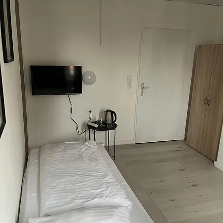 Art Rock Airport Hotel *